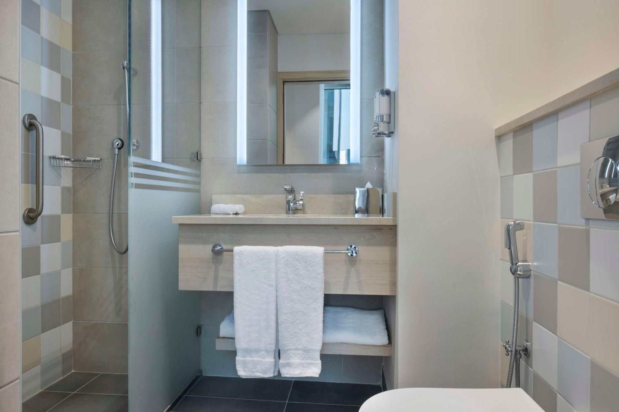 Hampton By Hilton Doha Old Town Hotel Bagian luar foto